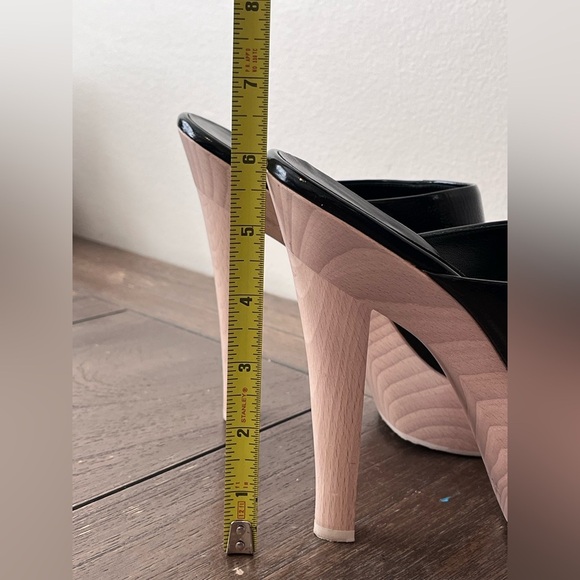 EUC Gucci Hysteria Black Patent Leather Platform Open Toe Sandals Womens size 9 - Picture 3 of 13